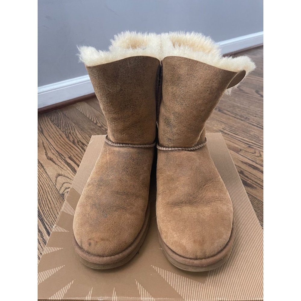 UGG Australia Bailey Button 5838 Sheepskin Boots - Size 8 - Picture 7 of 9